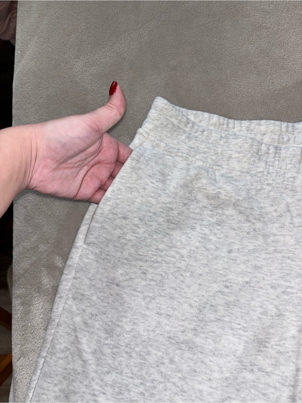 NWT Hollister Baggy Grey Sweatpants - Picture 5 of 11
